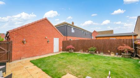 4 bedroom Detached house for sale in Villa Walk, Swineshead, Boston, PE20