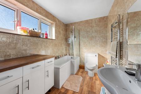 6 bedroom Detached house for sale in Westhouses, Sibsey, Boston, PE22