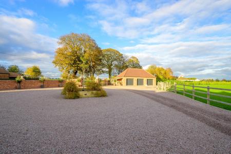 6 bedroom Detached house for sale in Wythes Lane, Fishtoft, Boston, PE21