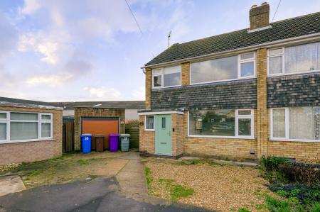 3 bedroom Semi-detached house for sale in Woodside, Boston, PE21