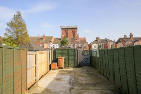 3 bedroom Terraced House for sale in Grand Sluice Lane, Boston, PE21