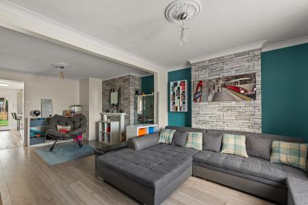 3 bedroom Semi-detached house for sale in Woodthorpe Avenue, Boston, PE21