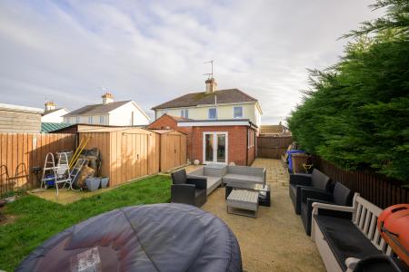 3 bedroom Semi-detached house for sale in Woodthorpe Avenue, Boston, PE21