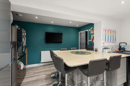 3 bedroom Semi-detached house for sale in Woodthorpe Avenue, Boston, PE21