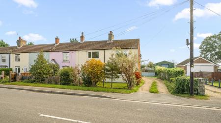 3 bedroom End of terrace house for sale in Main Road, New Bolingbroke, PE22