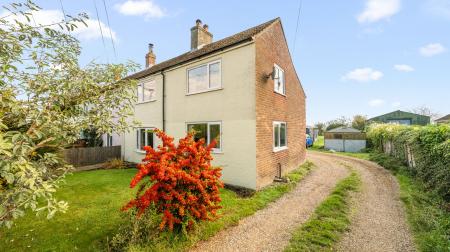 3 bedroom End of terrace house for sale in Main Road, New Bolingbroke, PE22