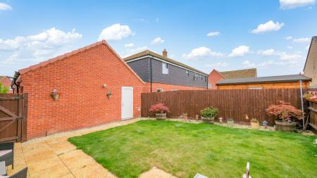 4 bedroom Detached house for sale in Villa Walk, Swineshead, PE20