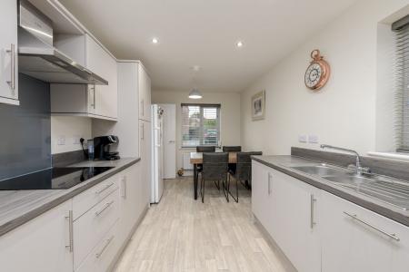 4 bedroom Detached house for sale in Villa Walk, Swineshead, PE20