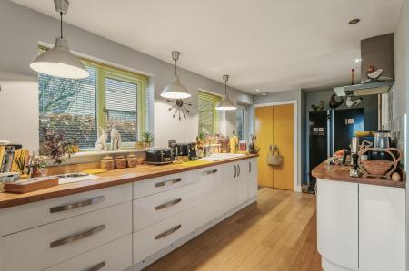 4 bedroom Detached bungalow for sale in Station Road, Sibsey, PE22