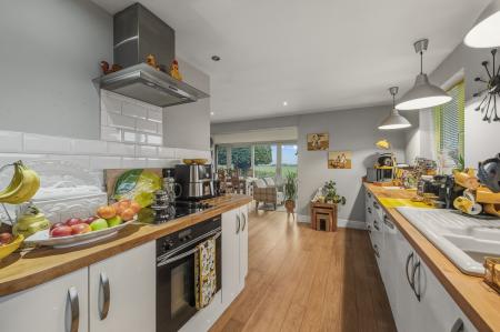 4 bedroom Detached bungalow for sale in Station Road, Sibsey, PE22