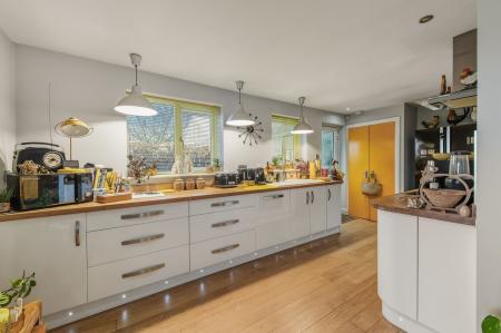 4 bedroom Detached bungalow for sale in Station Road, Sibsey, PE22