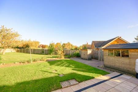 3 bedroom Detached bungalow for sale in Glebe Way, Sutterton, PE20
