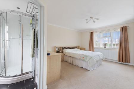 3 bedroom Detached house for sale in Old Main Road, Fosdyke, PE20