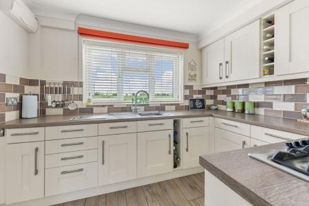 3 bedroom Detached house for sale in Old Main Road, Fosdyke, PE20