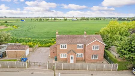 3 bedroom Detached house for sale in Old Main Road, Fosdyke, PE20