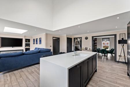 4 bedroom Detached house for sale in Gipsey Drove, Gipsey Bridge, PE22