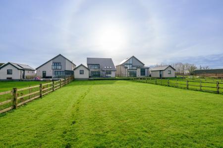 4 bedroom Detached house for sale in Gipsey Drove, Gipsey Bridge, PE22