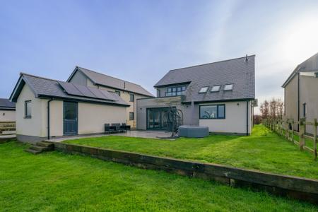 4 bedroom Detached house for sale in Gipsey Drove, Gipsey Bridge, PE22