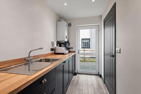 4 bedroom Detached house for sale in Gipsey Drove, Gipsey Bridge, PE22