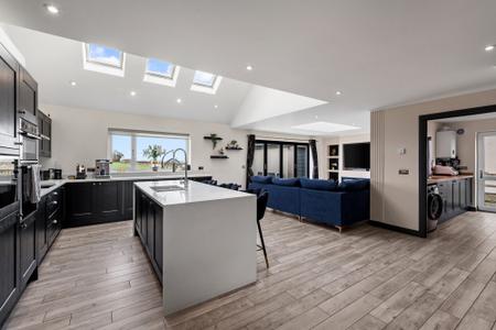 4 bedroom Detached house for sale in Gipsey Drove, Gipsey Bridge, PE22