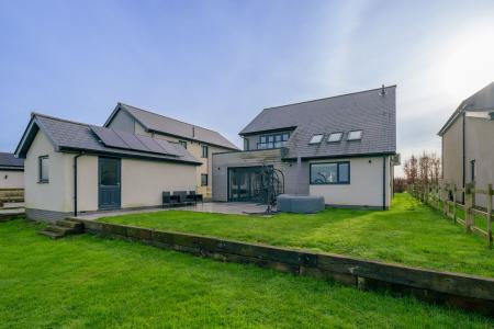 4 bedroom Detached house for sale in Gipsey Drove, Gipsey Bridge, PE22