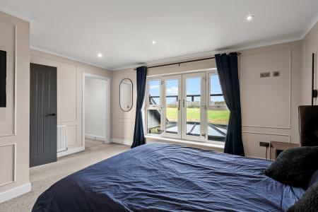 4 bedroom Detached house for sale in Gipsey Drove, Gipsey Bridge, PE22