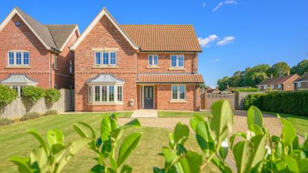 4 bedroom Detached house for sale in Church Road, Freiston, PE22