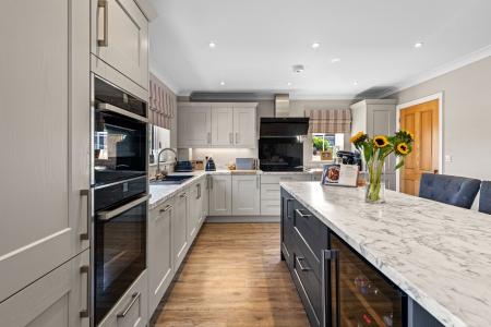 4 bedroom Detached house for sale in Church Road, Freiston, PE22