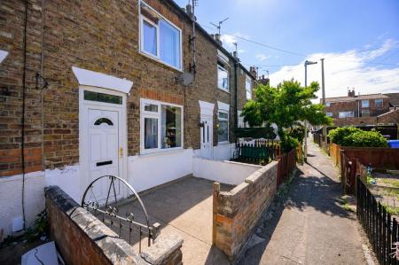 2 bedroom Terraced House for sale in St. Marks Terrace, Boston, PE21
