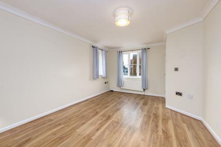 2 bedroom Semi-detached house for sale in Kings Court, Kirton, PE20