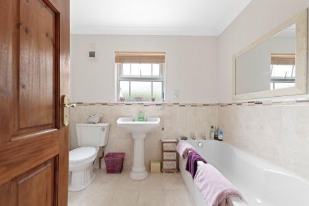 4 bedroom Detached house for sale in High Ferry Lane, Sibsey, PE22