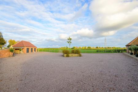 6 bedroom Detached house for sale in Wythes Lane, Fishtoft, PE21