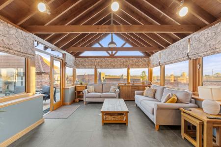 6 bedroom Detached house for sale in Wythes Lane, Fishtoft, PE21