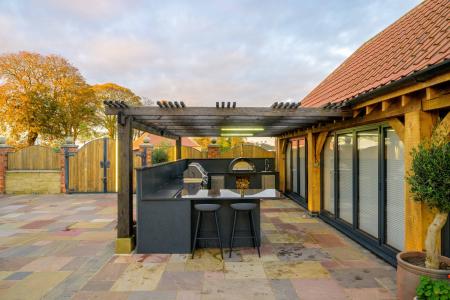 6 bedroom Detached house for sale in Wythes Lane, Fishtoft, PE21