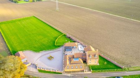 6 bedroom Detached house for sale in Wythes Lane, Fishtoft, PE21
