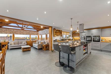 6 bedroom Detached house for sale in Wythes Lane, Fishtoft, PE21