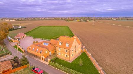 6 bedroom Detached house for sale in Wythes Lane, Fishtoft, PE21