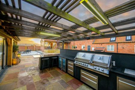 6 bedroom Detached house for sale in Wythes Lane, Fishtoft, PE21