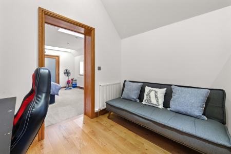 6 bedroom Detached house for sale in Wythes Lane, Fishtoft, PE21