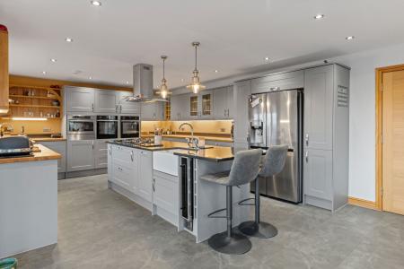 6 bedroom Detached house for sale in Wythes Lane, Fishtoft, PE21