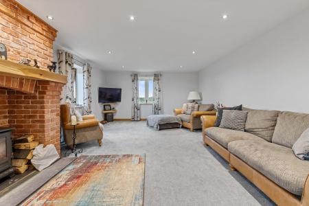 6 bedroom Detached house for sale in Wythes Lane, Fishtoft, PE21