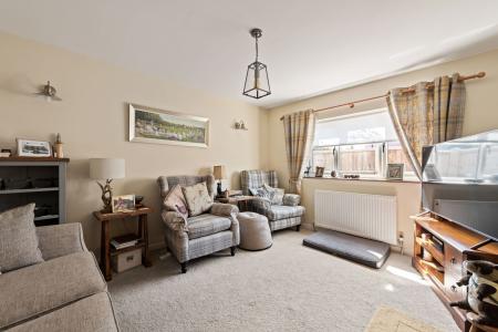 2 bedroom Detached house for sale in London Road, Long Sutton, PE12