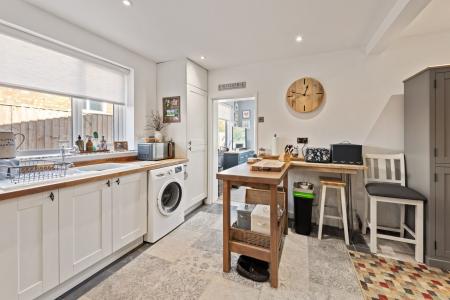 2 bedroom Detached house for sale in London Road, Long Sutton, PE12