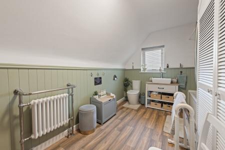 2 bedroom Detached house for sale in London Road, Long Sutton, PE12