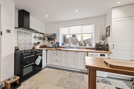 2 bedroom Detached house for sale in London Road, Long Sutton, PE12