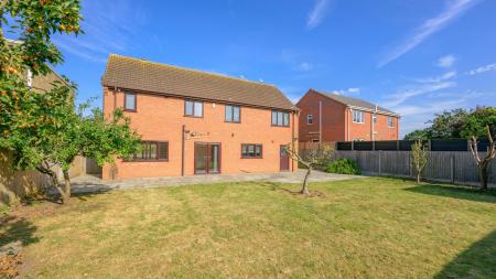 5 bedroom Detached house for sale in Woodville Road, Boston, PE21
