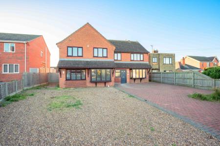 5 bedroom Detached house for sale in Woodville Road, Boston, PE21