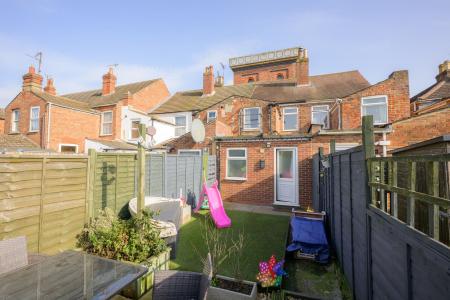 2 bedroom Terraced House for sale in Grand Sluice Lane, Boston, PE21