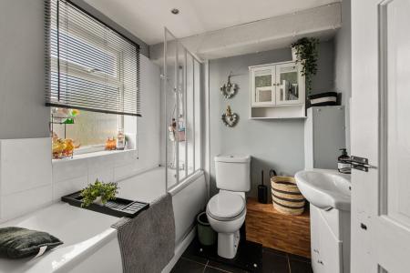 2 bedroom Terraced House for sale in Grand Sluice Lane, Boston, PE21