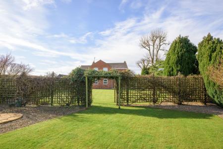 4 bedroom Detached house for sale in Butterwick Road, Benington, PE22